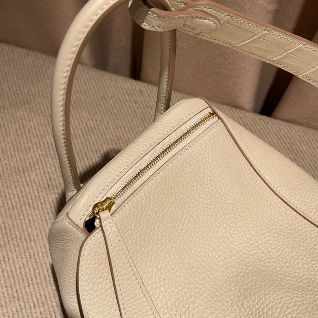 에르메스 린디백26 나타 화이트 금장 끌레망스 가죽 악어가죽 핸들